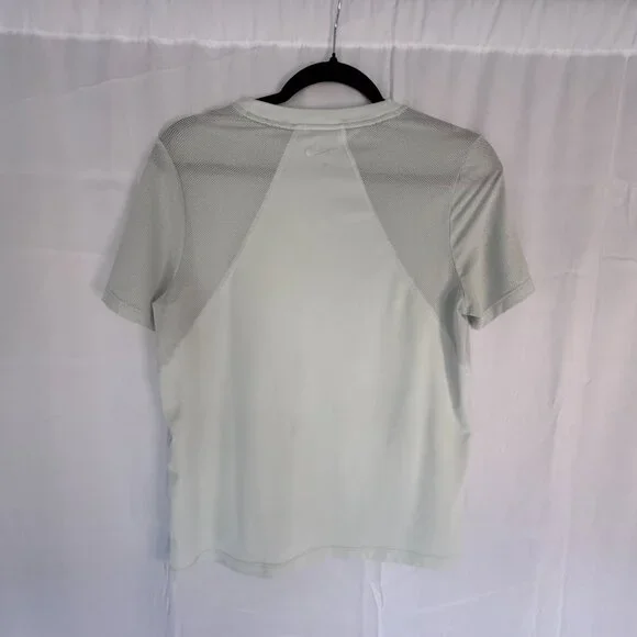 Nike Dri Fit Size M Womens Mint Green Workout top - 0312 - Picture 3 of 3